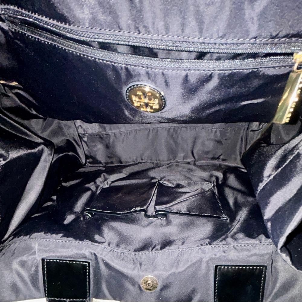 Tory Burch Ella Tote, Large Size. Patent Leather and Nylon - Picture 10 of 12
